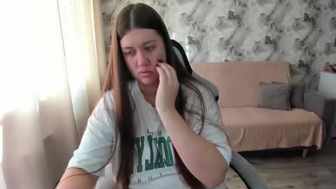 Snapshot of elisa_kollin chatting on 3, 10, 2025 Aletta Oushen online show from 3, 10, 2025