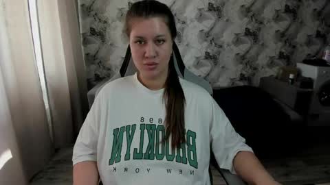 Snapshot of elisa_kollin chatting on 23, 4, 2026 Aletta Oushen online show from 23, 4, 2026
