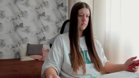 Snapshot of elisa_kollin chatting on 18, 5, 2026 Aletta Oushen online show from 18, 5, 2026