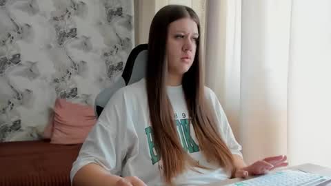 Snapshot of elisa_kollin chatting on 1, 6, 2026 Aletta Oushen online show from 1, 6, 2026