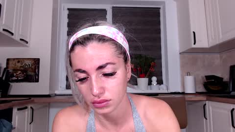 Snapshot of elisabeth_jason chatting on 24, 1, 2025 elisabeth_jason online show from 24, 1, 2025