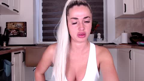 Snapshot of elisabeth_jason chatting on 27, 1, 2025 elisabeth_jason online show from 27, 1, 2025