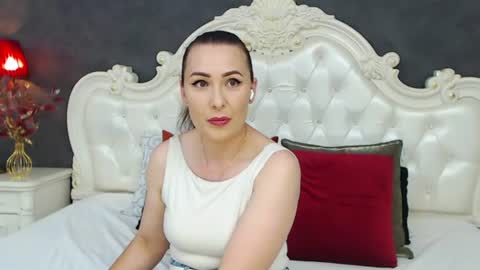 Krissy online show from 15, 6, 2026