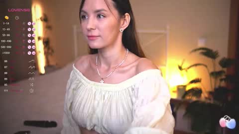 Snapshot of elise_bryk chatting on 16, 10, 2025 hiIm Elise online show from 16, 10, 2025