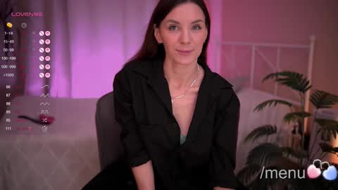 Snapshot of elise_bryk chatting on 25, 10, 2025 hiIm Elise online show from 25, 10, 2025