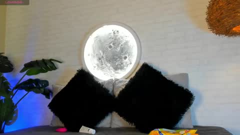 Snapshot of elise_diamond chatting on 9, 3, 2025 Elise diamond online show from 9, 3, 2025