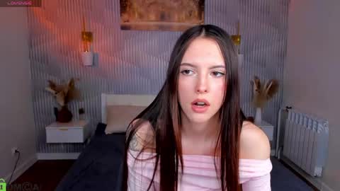 Snapshot of elise_robbie chatting on 17, 4, 2026 Elise online show from 17, 4, 2026