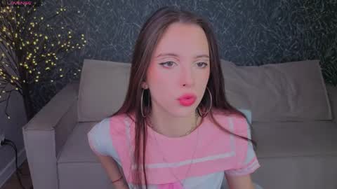 Snapshot of elise_robbie chatting on 19, 5, 2026 Elise online show from 19, 5, 2026