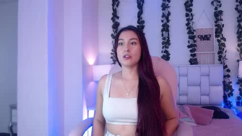 Snapshot of elisevalmont chatting on 18, 4, 2026 ELISE online show from 18, 4, 2026