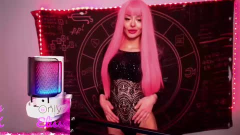 Petite Yumi online show from 7, 3, 2025