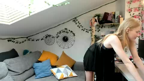 Snapshot of eliteeros chatting on 16, 5, 2026 EliteEros online show from 16, 5, 2026