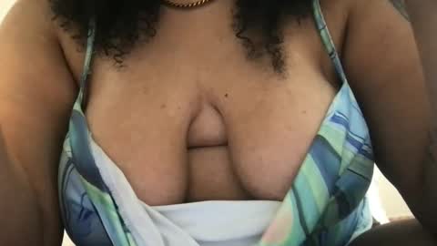 Snapshot of eliterd chatting on 5, 10, 2025 eliterd online show from 5, 10, 2025