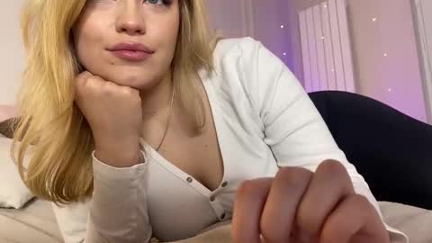 Snapshot of elixiirr chatting on 20, 12, 2025 Stephanie online show from 20, 12, 2025