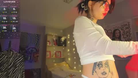 Snapshot of eliza_sadcat chatting on 23, 12, 2024 Elizabeth online show from 23, 12, 2024