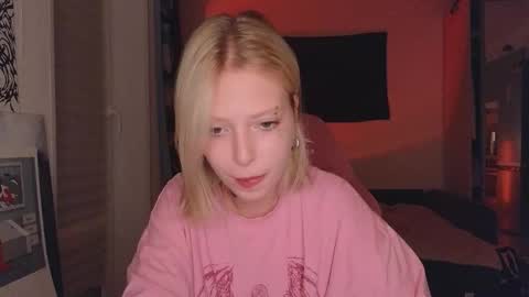 Snapshot of eliza_sadcat chatting on 30, 9, 2025 Elizabeth online show from 30, 9, 2025
