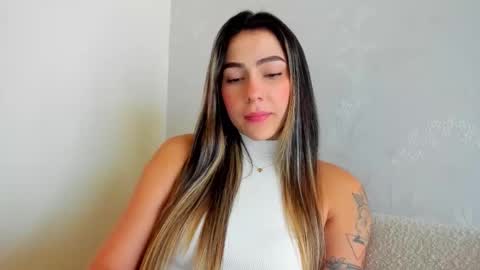 Snapshot of eliza_sanz chatting on 10, 10, 2025 My name is ElizaPVT is open online show from 10, 10, 2025