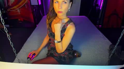 Elizabethangel online show from 10, 3, 2025