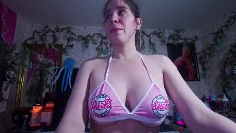Snapshot of elizabeth77_ chatting on 9, 9, 2025 Elizabeth online show from 9, 9, 2025
