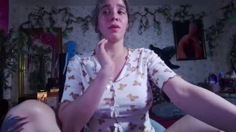 Snapshot of elizabeth77_ chatting on 11, 10, 2025 Elizabeth online show from 11, 10, 2025