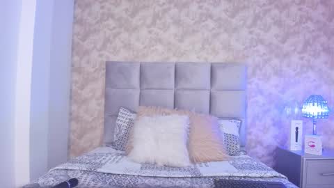 Snapshot of elizabeth_colleman chatting on 27, 1, 2025 Elizabeth online show from 27, 1, 2025