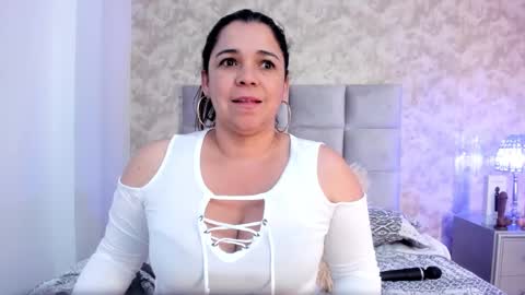 Snapshot of elizabeth_colleman chatting on 10, 2, 2025 Elizabeth online show from 10, 2, 2025