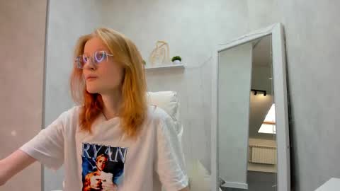 Elizabeth online show from 2, 2, 2025