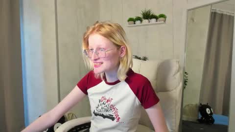 Elizabeth online show from 31, 10, 2025