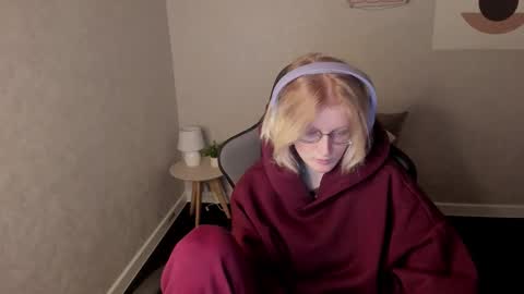 Elizabeth online show from 22, 11, 2025