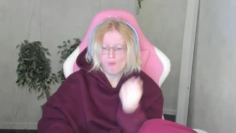 Elizabeth online show from 28, 11, 2025