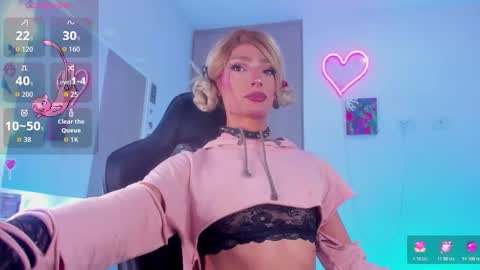 Snapshot of elizabeth_jones_01 chatting on 16, 11, 2025 Eli online show from 16, 11, 2025