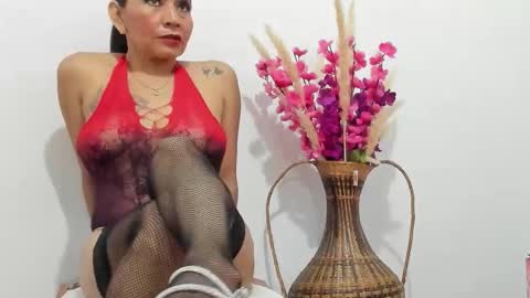 Elizabeth Mathure online show from 18, 10, 2025