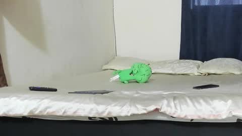 Elizabeth Mathure online show from 16, 1, 2026