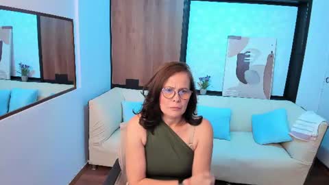 Elizabeth online show from 13, 7, 2026