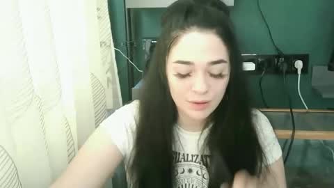 elizabeth_xi online show from 9, 10, 2025