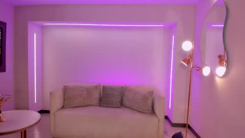 Snapshot of elizabethbennett_ chatting on 19, 10, 2025 Call me Eli online show from 19, 10, 2025