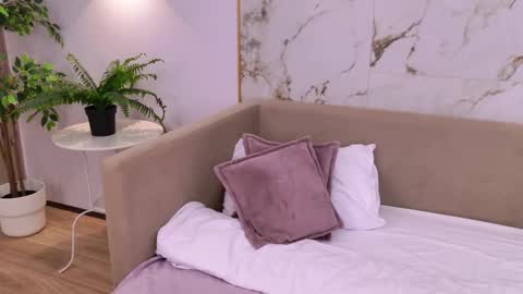 Snapshot of elizabethcash chatting on 15, 10, 2025 Elizabeth online show from 15, 10, 2025