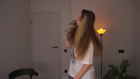 Snapshot of elizabethennals chatting on 14, 9, 2025 Elizabeth online show from 14, 9, 2025