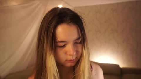 Snapshot of elizabethennals chatting on 12, 10, 2025 Elizabeth online show from 12, 10, 2025