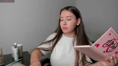 instgram aly leiv17 ---- Im model-independent online show from 17, 11, 2025