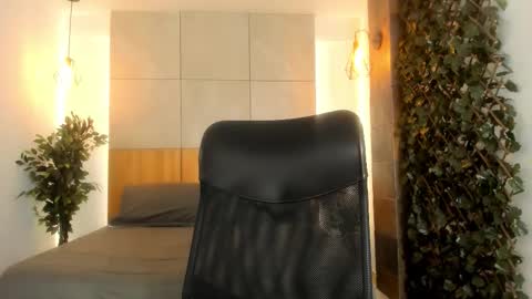   online show from 11, 11, 2025