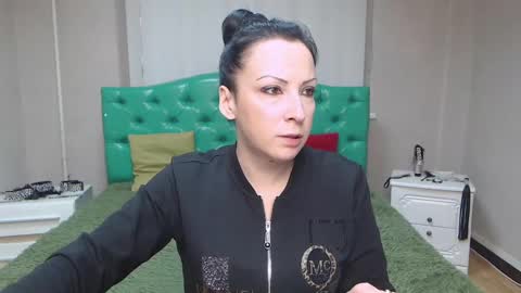 ElizabethSho online show from 25, 1, 2025