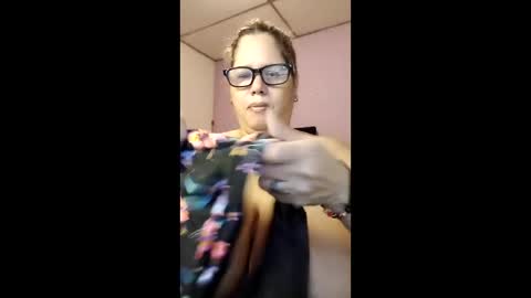 Elizabeth online show from 15, 5, 2026