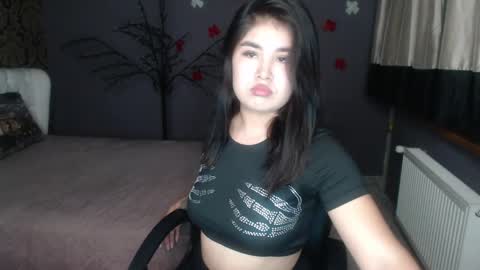 Snapshot of elizabethvamp chatting on 4, 4, 2026 Elizabeth online show from 4, 4, 2026