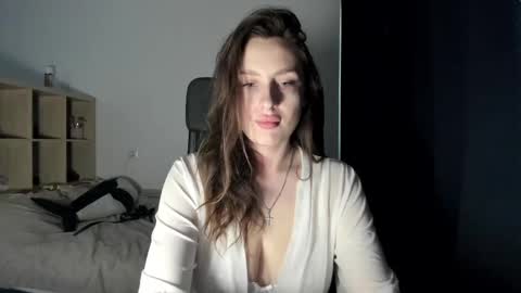 ella___bell online show from 24, 2, 2025