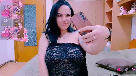 Snapshot of ella_diamonds chatting on 6, 10, 2025 Ella online show from 6, 10, 2025