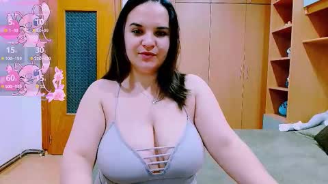 Snapshot of ella_diamonds chatting on 20, 10, 2025 Ella online show from 20, 10, 2025