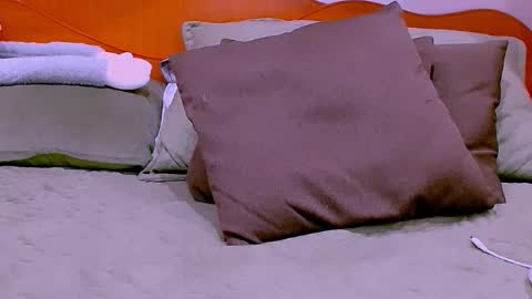 Snapshot of ella_diamonds chatting on 4, 11, 2025 Ella online show from 4, 11, 2025