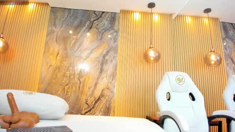 ella harper online show from 18, 2, 2025