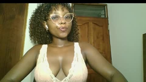 Ella online show from 10, 3, 2025