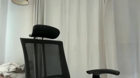 Ella online show from 9, 4, 2026